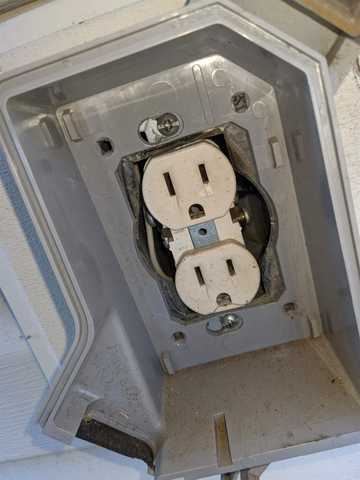 Outdoor outlet is not GFCI