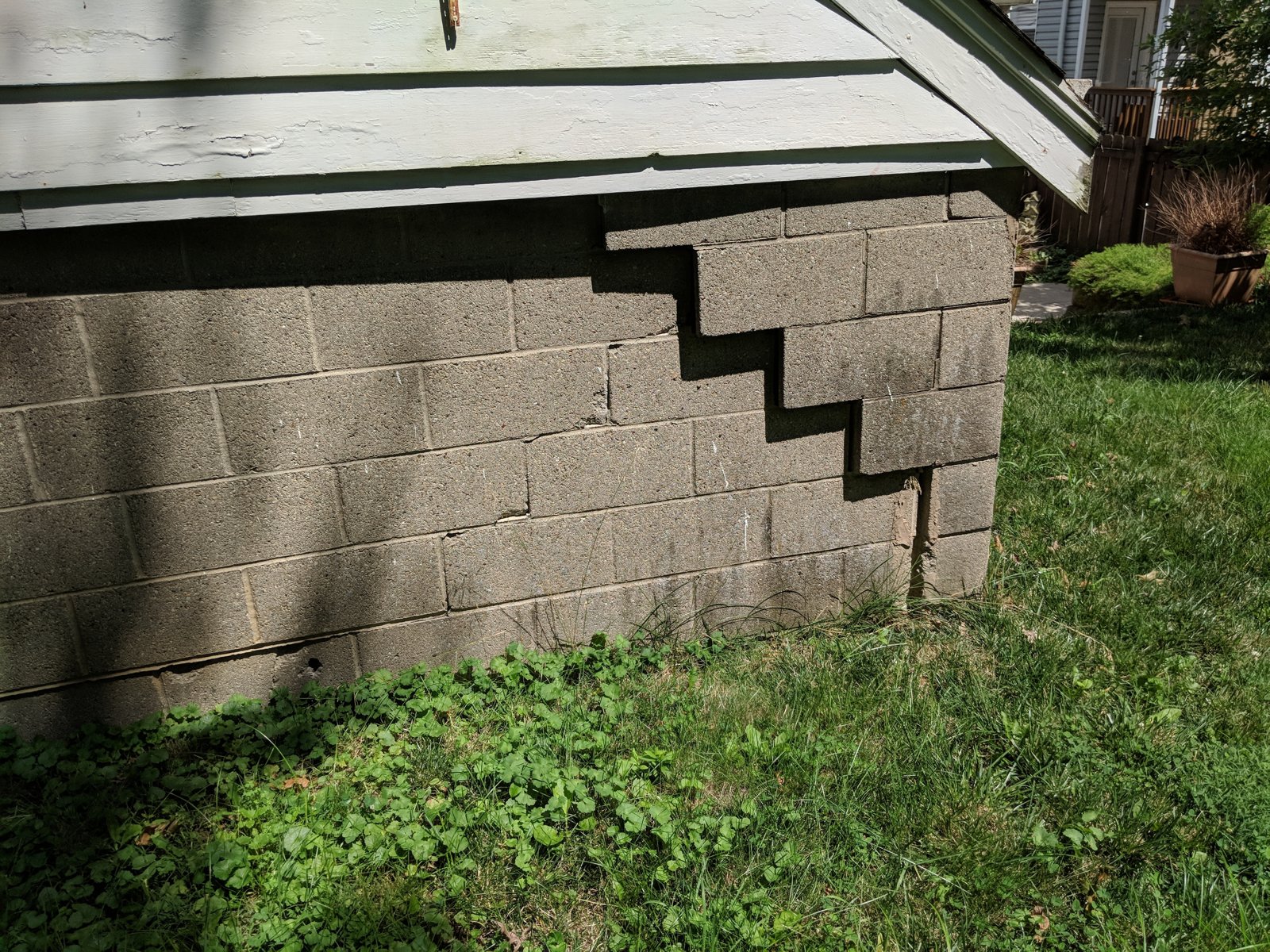 Foundation: stair-step crack with offset blocks