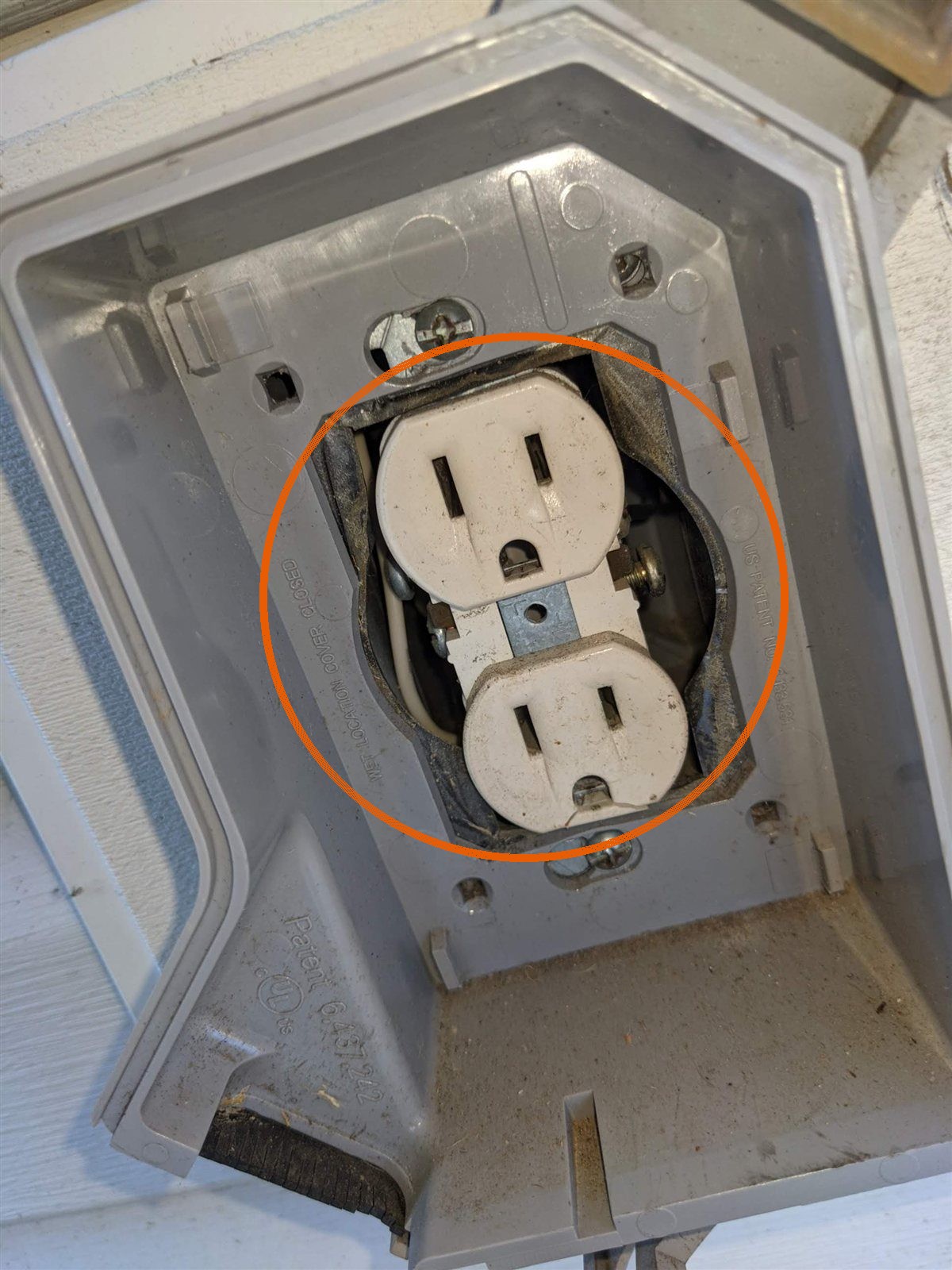 Outdoor outlet is not GFCI